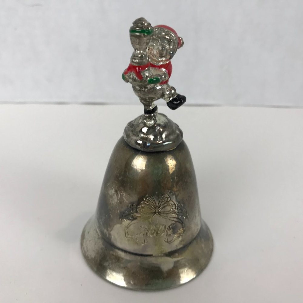 Disney Winnie the Pooh, music box bell, plays "Deck the Halls"